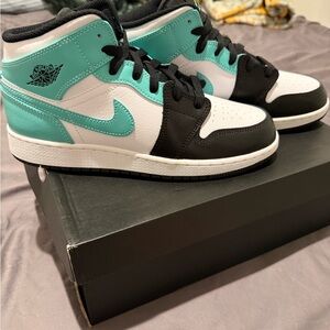Jordan Black & Teal Mid Top
